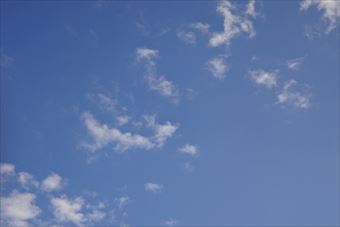 青空 雲 晴れ 快晴