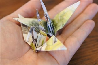 ツル オリガミ 手のひら
