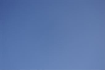 真っ青な空 青い空 青 空 冬 雲ひとつない空