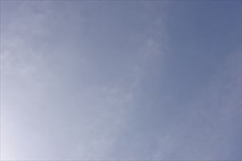 太陽 青空 雲 光線 まぶしい きれい