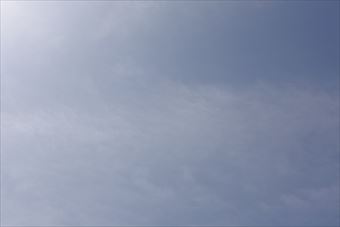 薄曇り 青 空 雲