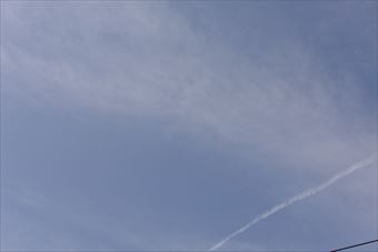 青 空 飛行機雲 