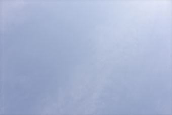 空 光 太陽 まぶしい 青