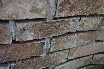 レンガ カーブ 花壇 歴史 古い