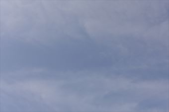 青 空 曇り 雲