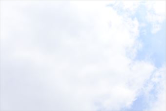 曇り 青空 梅雨