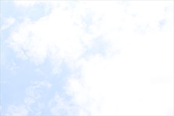 空 眩しい 水色