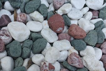 小石 河原 赤 緑 白