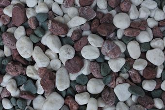 日本庭園 砂利 色