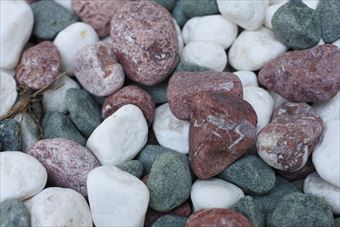 きれいな 石 カラフル