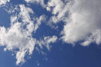 空を見ていると時間が経つのを忘れます