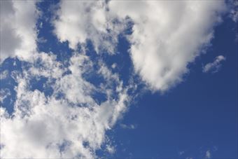 真っ青な空。気持ちよく晴れ渡る