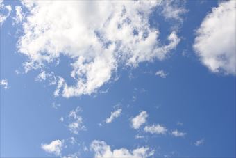 気持ちいいなぁ。空が美しい