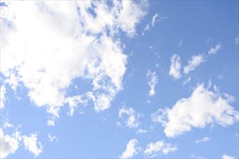 最高に晴れ渡った空！今日もいい日になーれ。