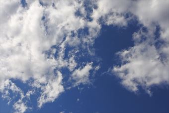 旅したい気分。空を見ていると。