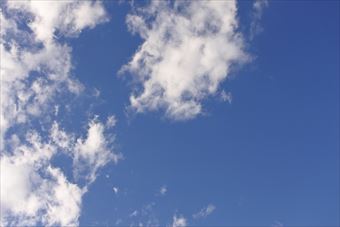 空を見上げてみた。白いくも。