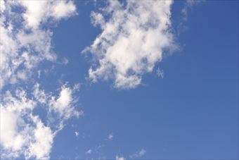 青い空と白い雲