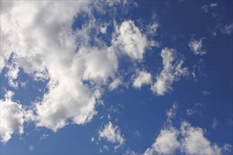 青い空と白い雲
