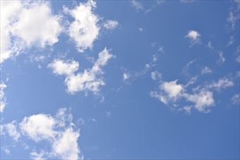 青い空と白い雲