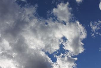 雨雲かなぁ。晴れてたと思ったのに。
