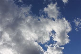 怪しいお天気になってきました