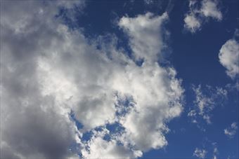 晴れていたのに雨雲が・・