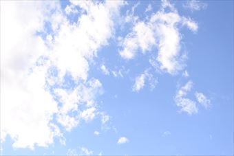 雲って形がどんどん変わっておもしろいよね。