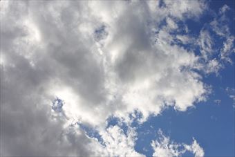 晴れてるかと思ったら雲が出てきた