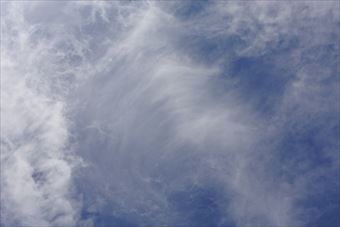 まっさおな空！まっしろな雲！