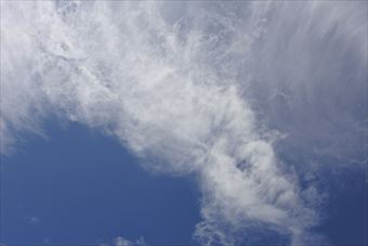 真夏の空。テンションあがるな。