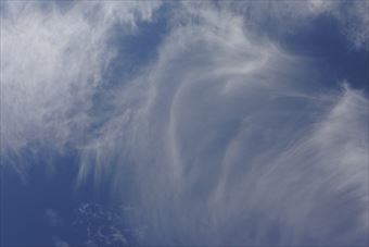 青い空に白い雲