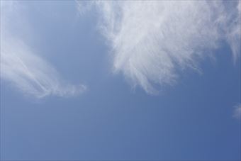 真っ青な空ですね