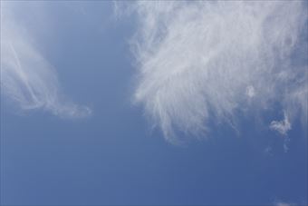 青い空と白い雲