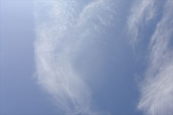 青い空に白い雲