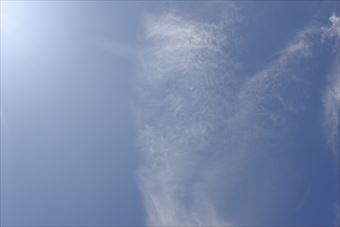 太陽がまぶしい。快晴です