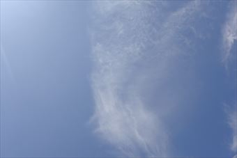 空を見上げて祈る。家族みんなの幸せを