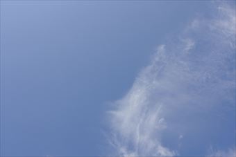 空ってなんでこんなにきれいなんだろう