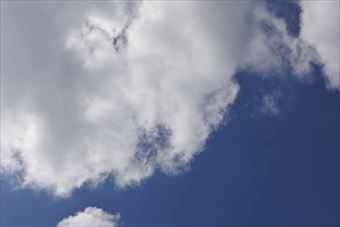青い空と白い雲。いい天気