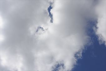 空って広くて大きくていつまでも見ていたくなっちゃう