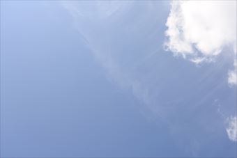 不思議な雲だね。夏の空