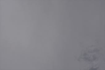 いい天気じゃない。灰色です