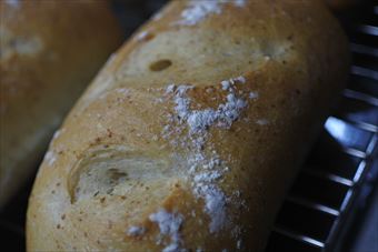 フランスパンが焼きあがり