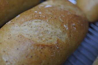フランスパンが店に並んでいました