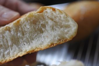 パン屋さんが試食させてくれた