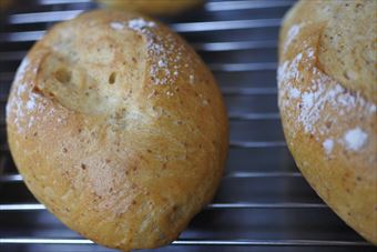 焼き立てのフランスパンがいい香り