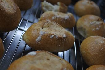 焼き立てのパンはいいな