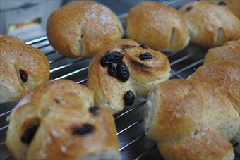 レーズンパン焼きあがりました