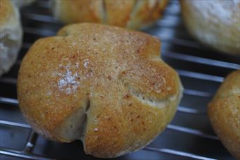 お花の形のパン