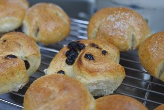 レーズンがたくさん入ったパン