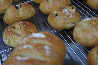 小さなレーズンパン